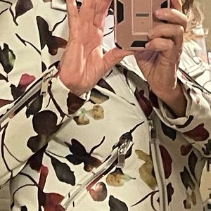 Bagatelle jacket with lining - silver zipper detail and autumn print.